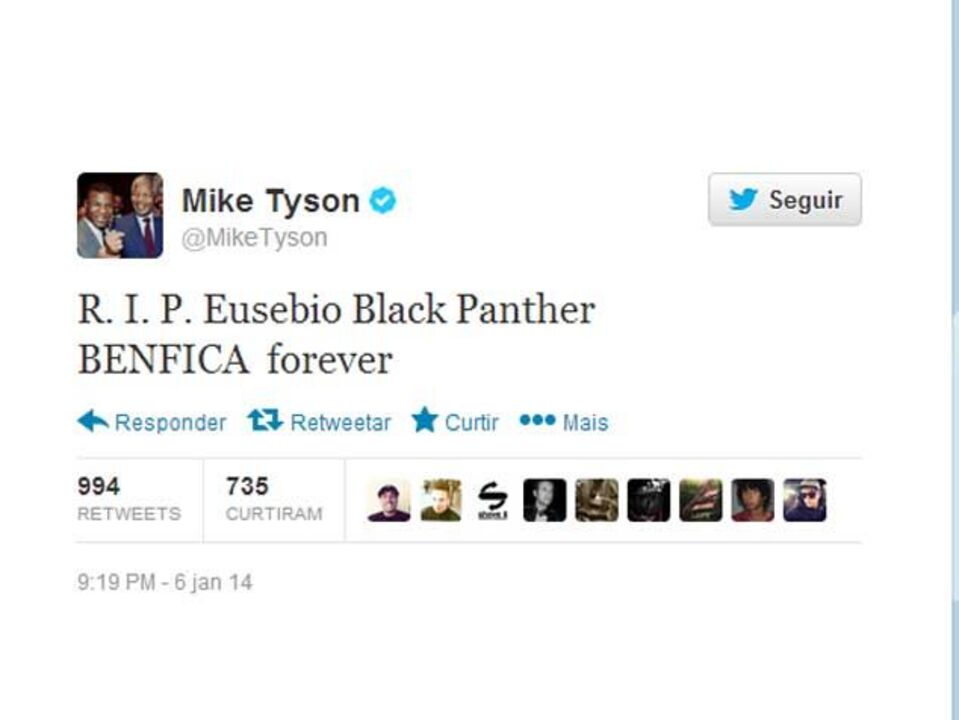 Mike Tyson presta tributo a Eusébio