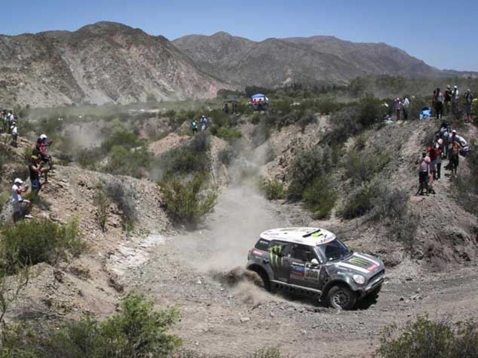 Dakar'2014: Peterhansel sofreu seis furos num dia
