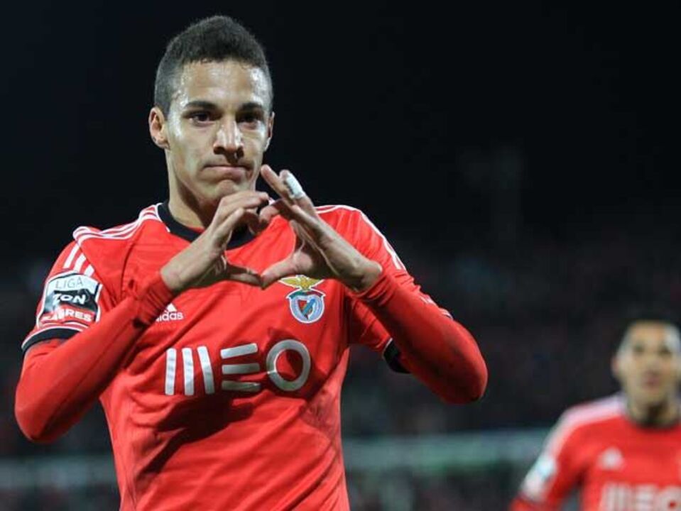 Rodrigo na porta de saída