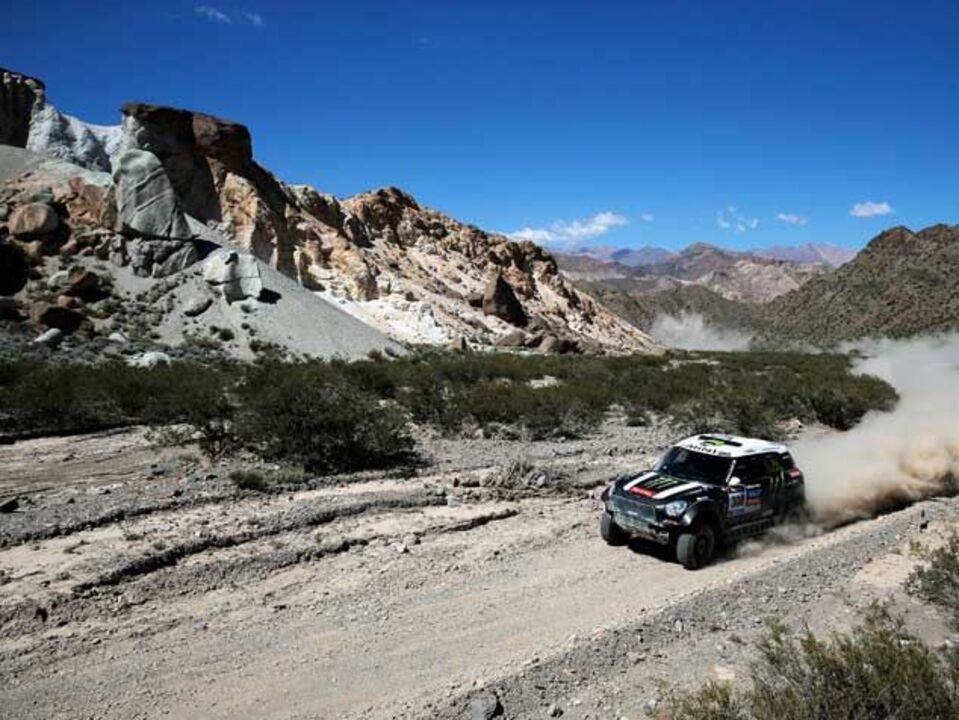 Dakar'2014: Peterhansel triunfa e pressiona Roma