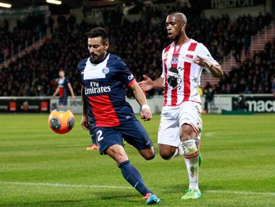 PSG vence Ajaccio e aumenta liderança