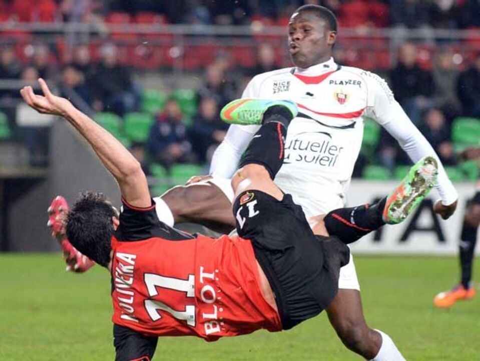 Nélson Oliveira empata em jogo de penáltis falhados