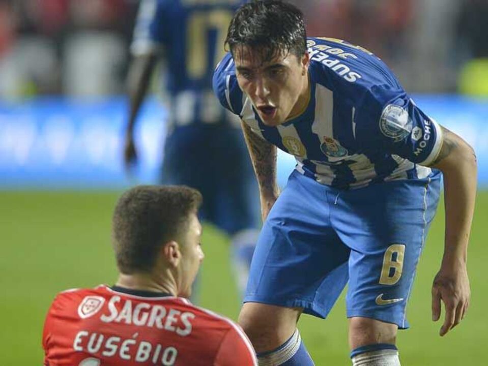 Josué reclama espaço no corredor central