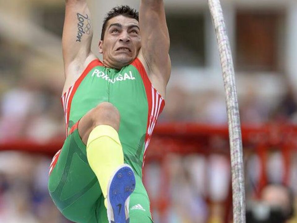 Edi Maia iguala recorde nacional do salto com vara