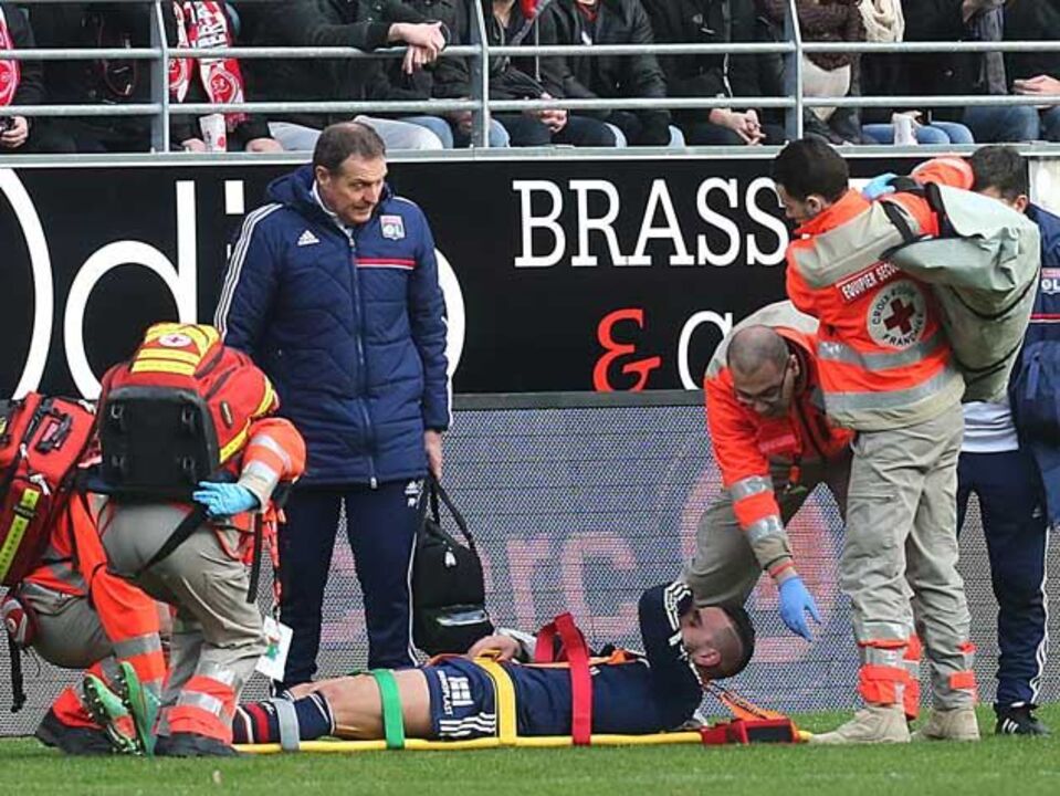 Miguel Lopes lesiona-se na vitória do Lyon