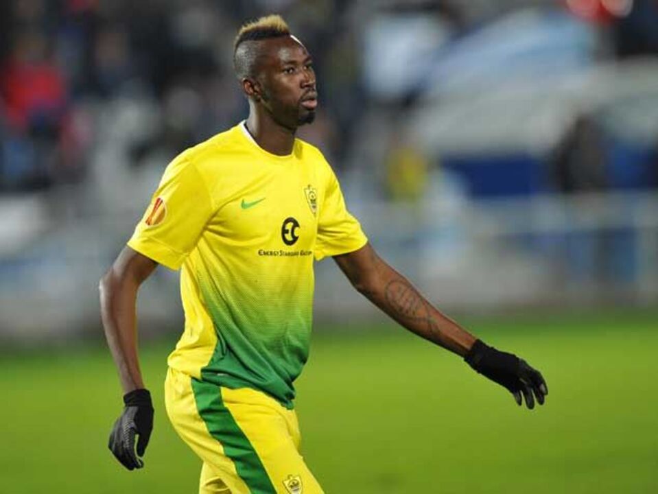 Monaco empresta Lacina Traore ao Everton