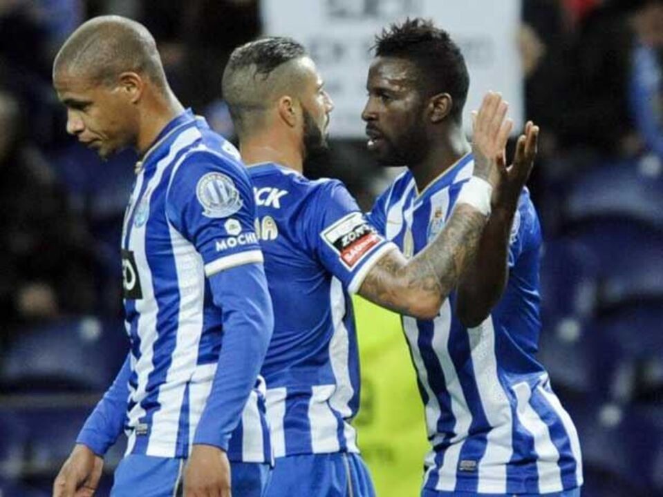 Definição de formados locamente "absolve" dragões