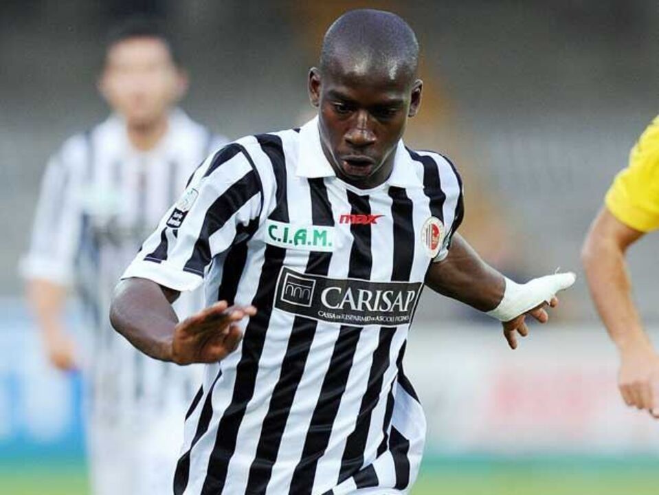 Dramé assina até 2018 com cláusula de 45 milhões