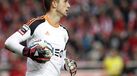 Oblak fecha a porta da baliza ao dragão