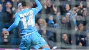 Nápoles vence Sampdoria e aproxima-se da frente