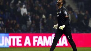 Helton ameaça Baía