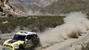 Dakar'2014: Nani Roma vence etapa e lidera nos carros