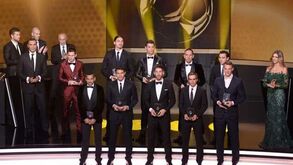 Ronaldo e Messi encabeçam melhor onze de 2013