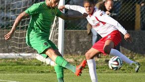Bis de Bebé e Carlão na goleada ao Benfica de Luanda