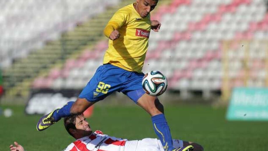 Leixões-Estoril, 1-5: Tempestade Lopes caiu sobre o Mar