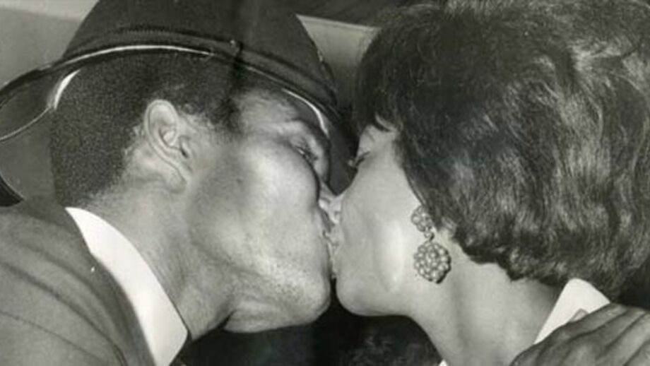 Ingleses amavam Eusébio e até o polícia lhe deu o capacete