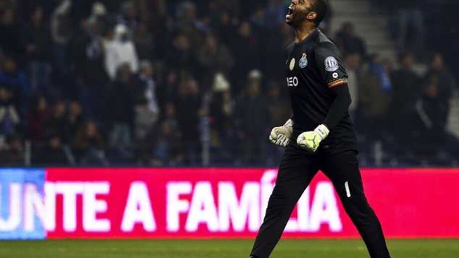 Helton ameaça Baía