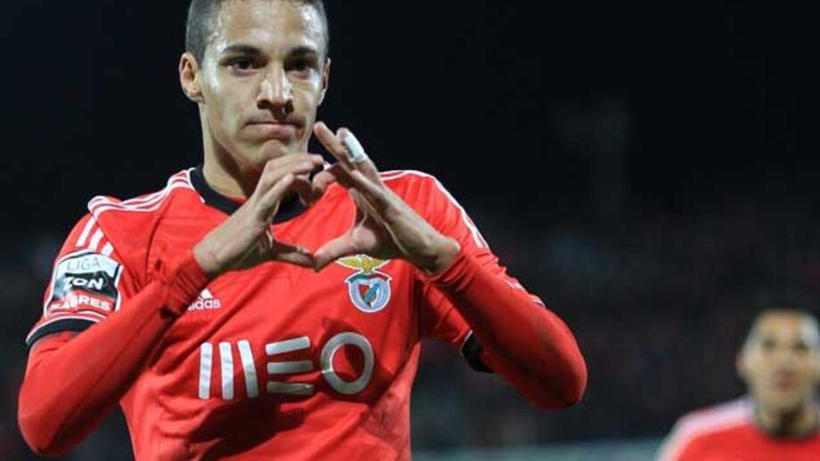 Rodrigo na porta de saída