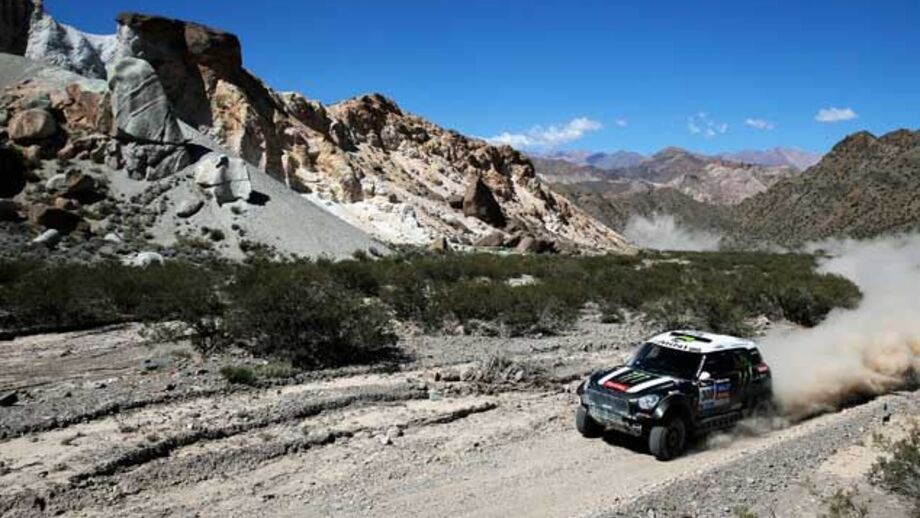 Dakar'2014: Peterhansel triunfa e pressiona Roma