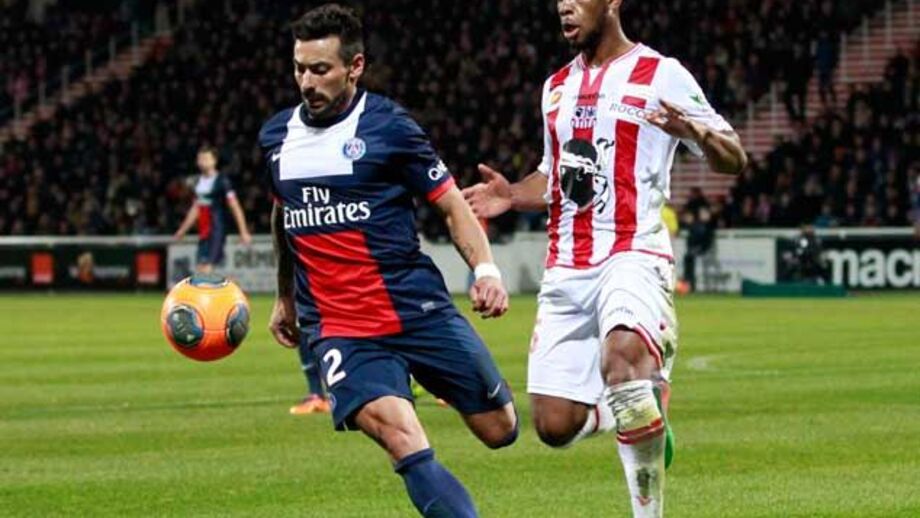 PSG vence Ajaccio e aumenta liderança