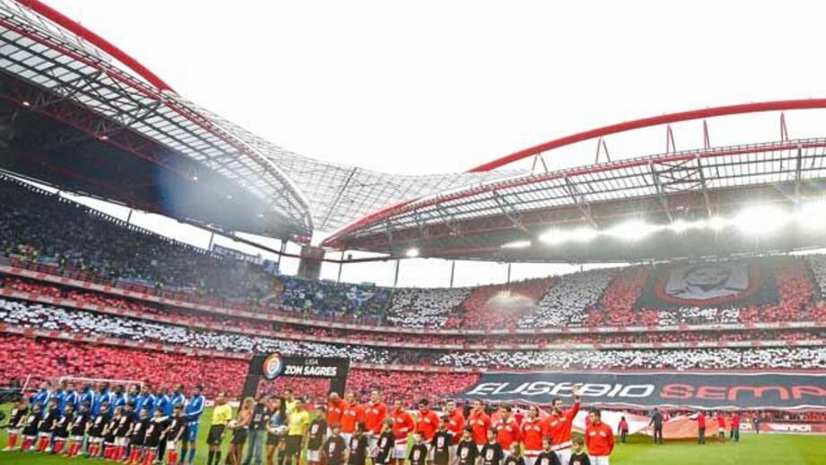 Um estádio cheio por Eusébio