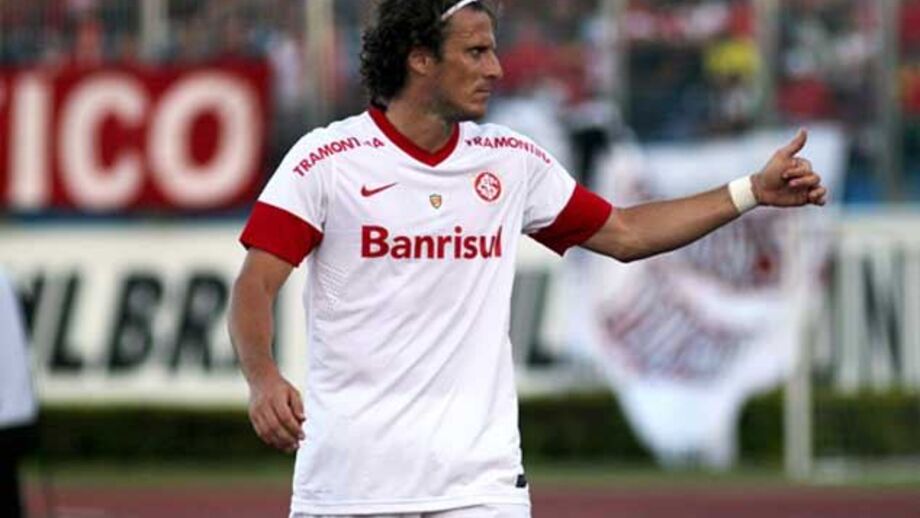 Diego Forlán rescinde contrato com o Internacional