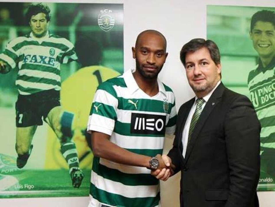 Shikabala oficializado com cláusula de 45 milhões de euros