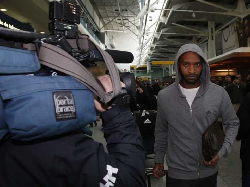 Shikabala seguro por quatro segundos