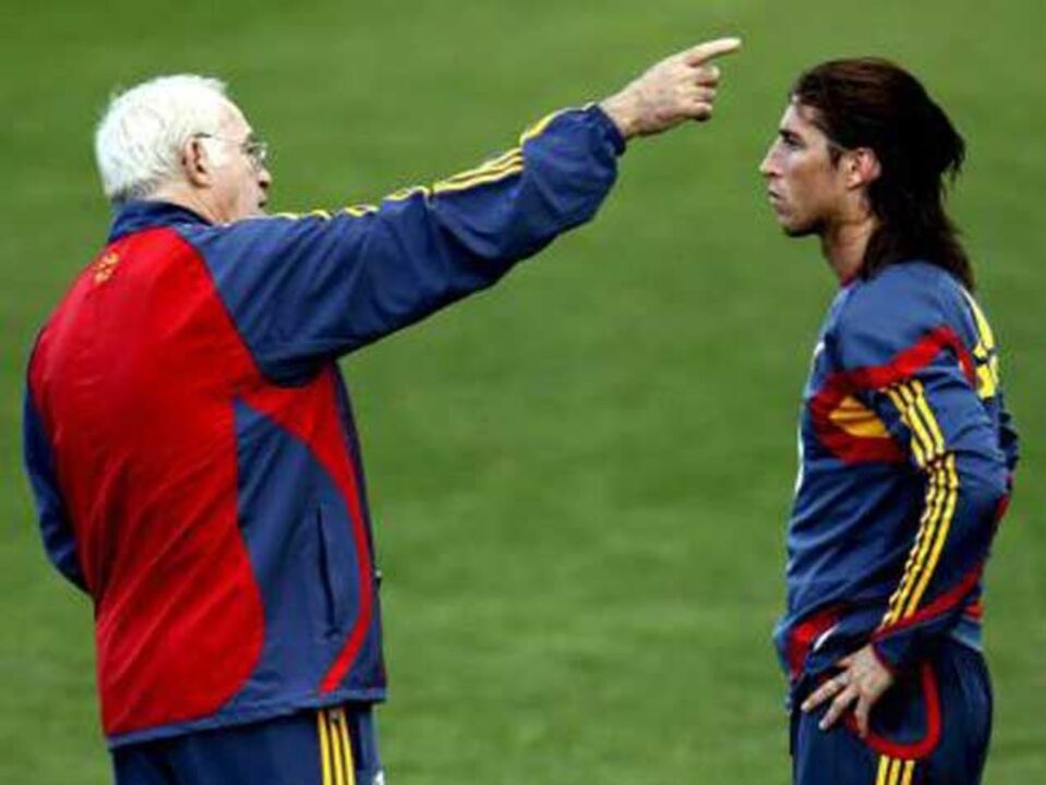 Jogadores choram morte de Aragonés