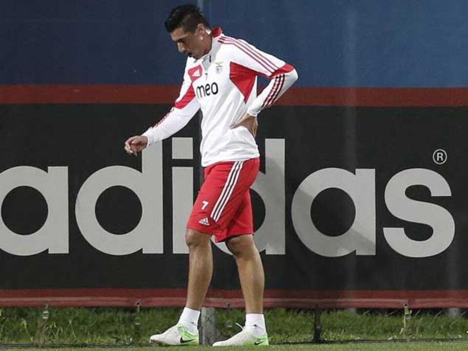 Cardozo regressa aos "habituais" da lista