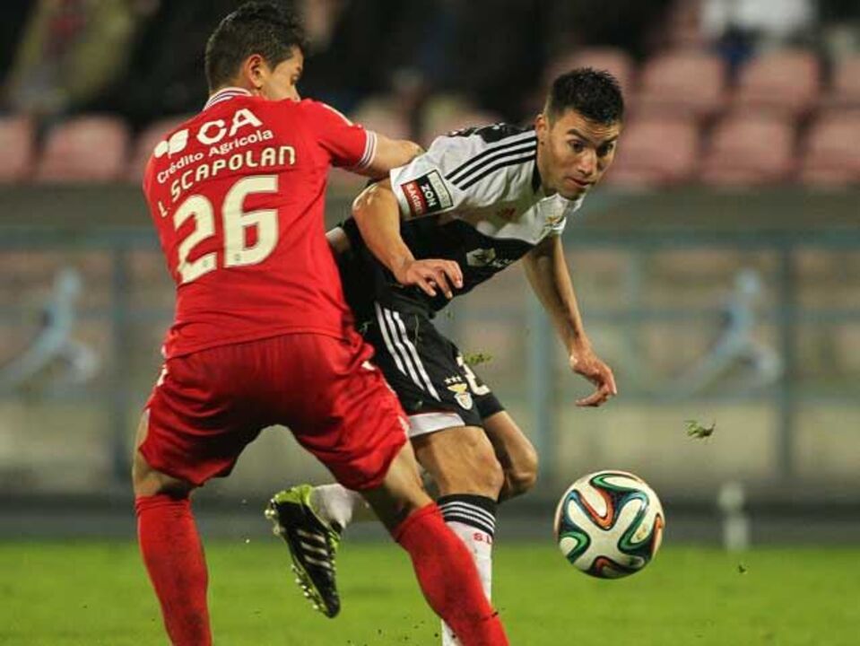 Estacionaram à esquerda