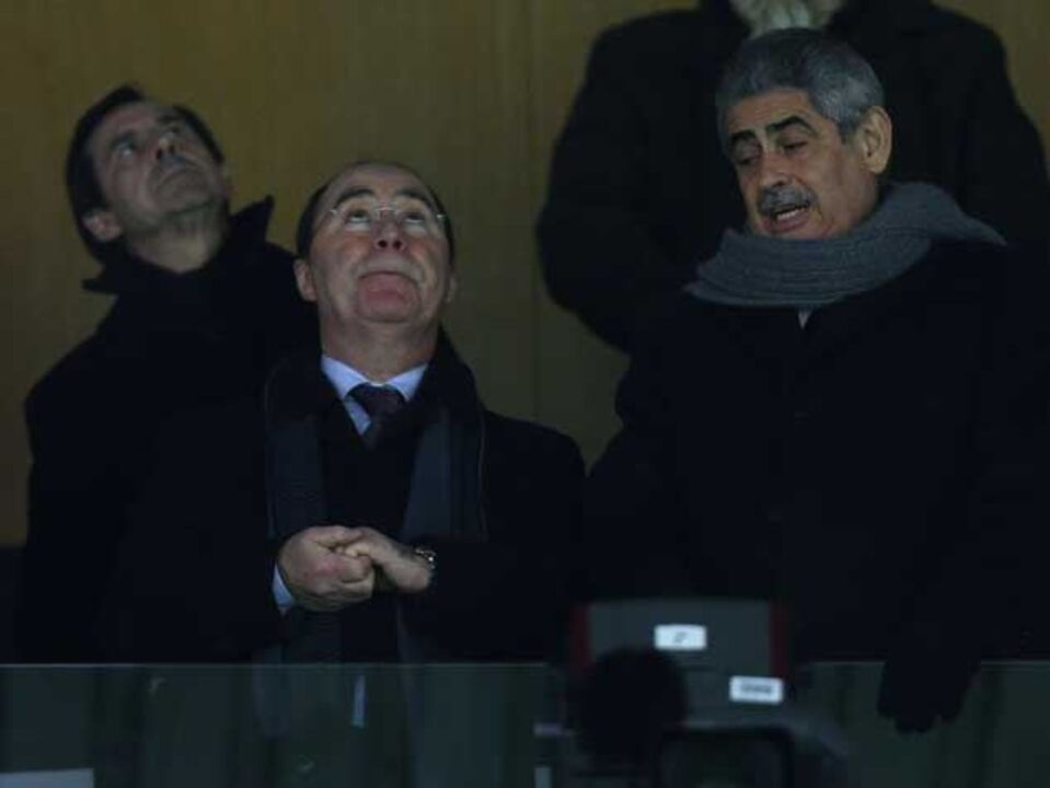 Luís Filipe Vieira desceu ao balneário