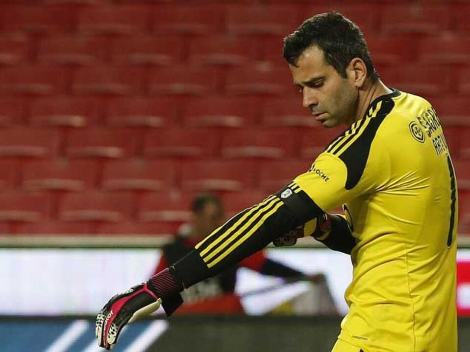 Artur prepara regresso à baliza