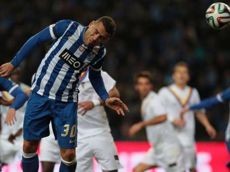 Otamendi vendido por 12 milhões ao Valencia