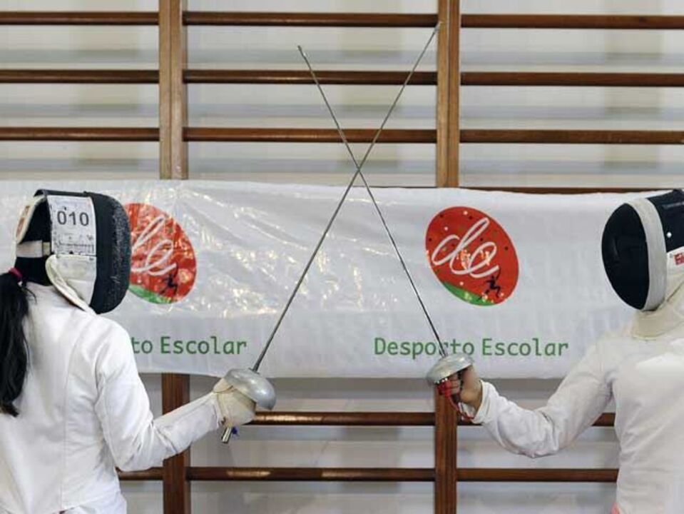 Esgrima motiva 80 alunos