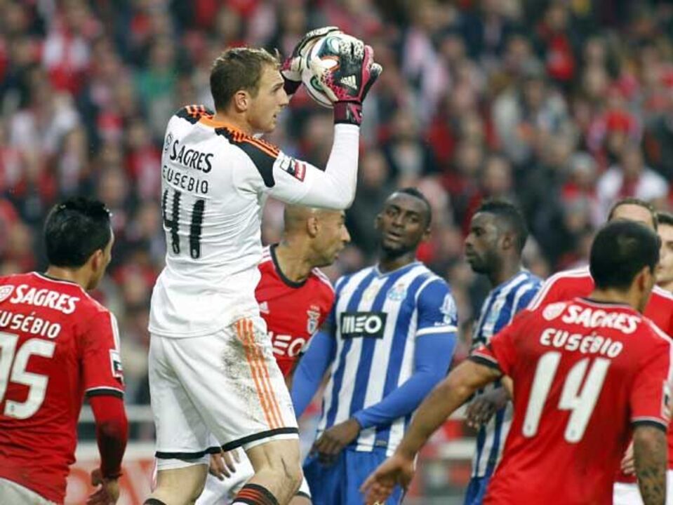 Muralha Oblak é pesadelo leonino