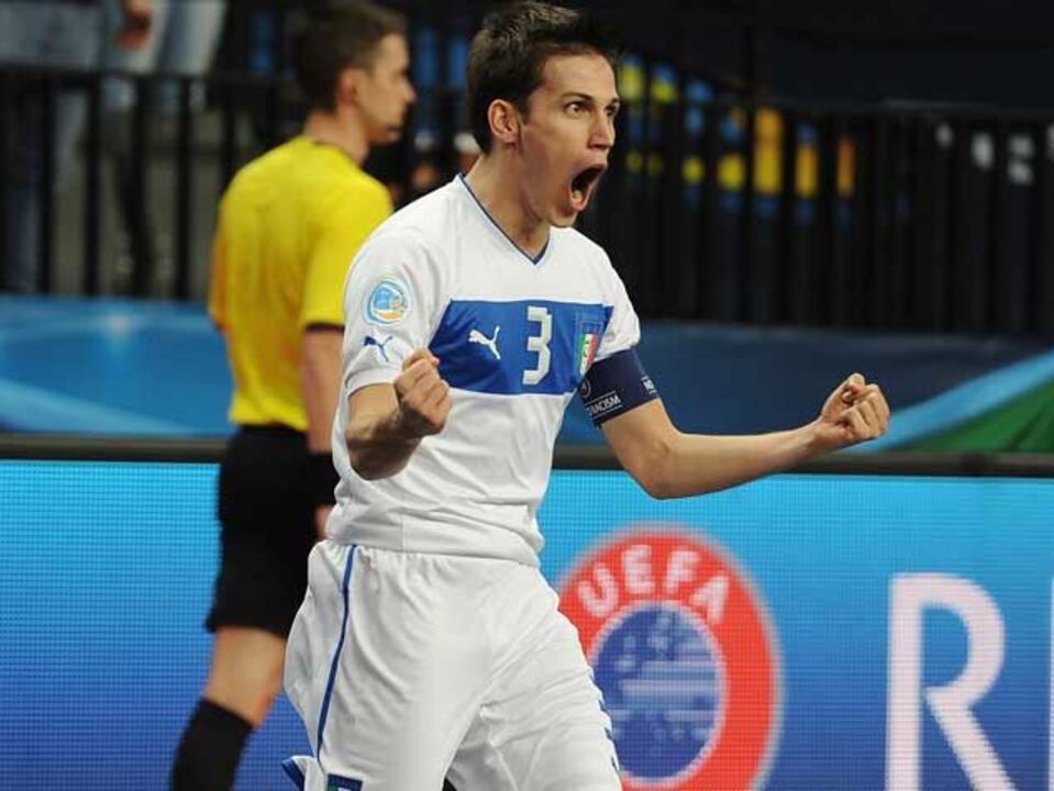 Itália conquista Europeu