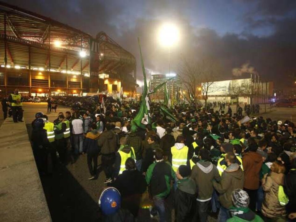 Deslocação dos adeptos leoninos feita sem problemas