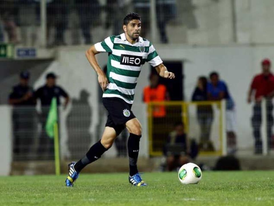 Aos papéis com a entrada de Magrão