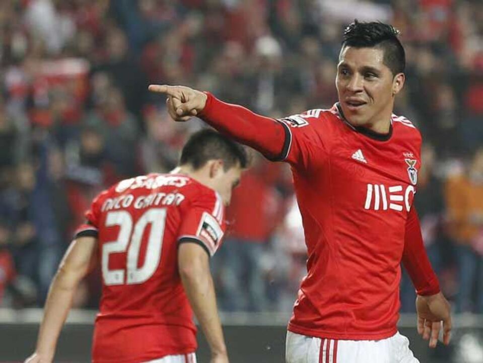 Abraço sentido entre Jesus e Enzo no final 