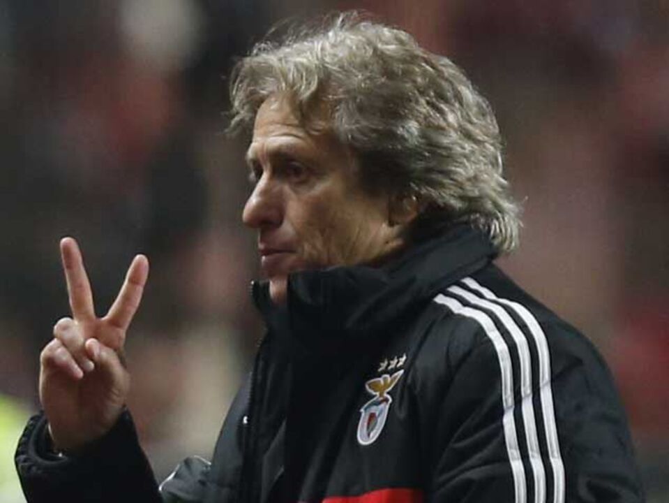 Jesus bate Jardim pela quinta vez