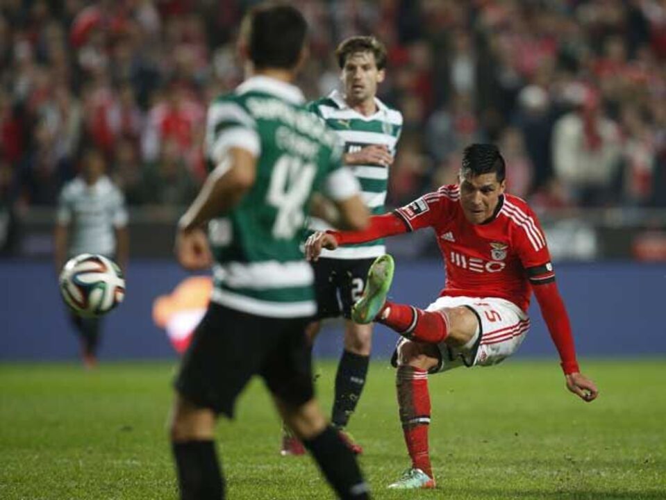 Enzo Pérez deu o toque artístico ao dérbi