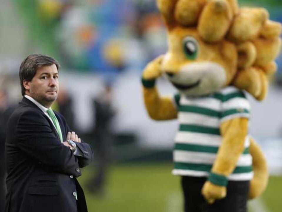 Bruno de Carvalho: «Nem as horas batem certo...»