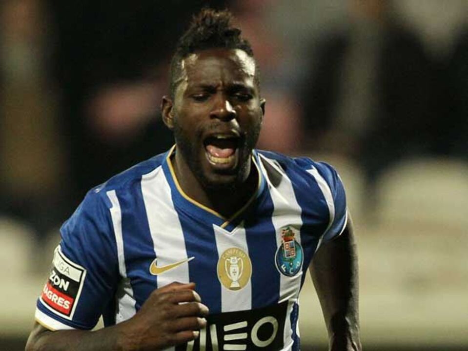 Varela mantém dragões na corrida