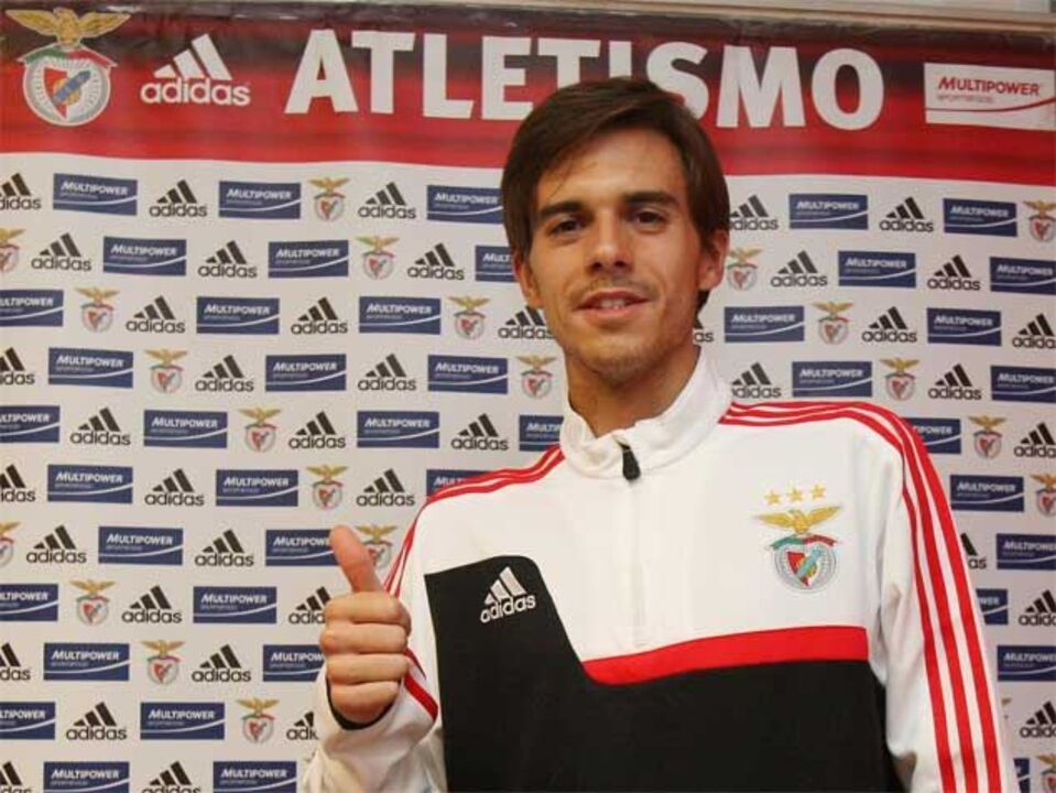 Bruno Albuquerque reforça meio-fundo do Benfica 