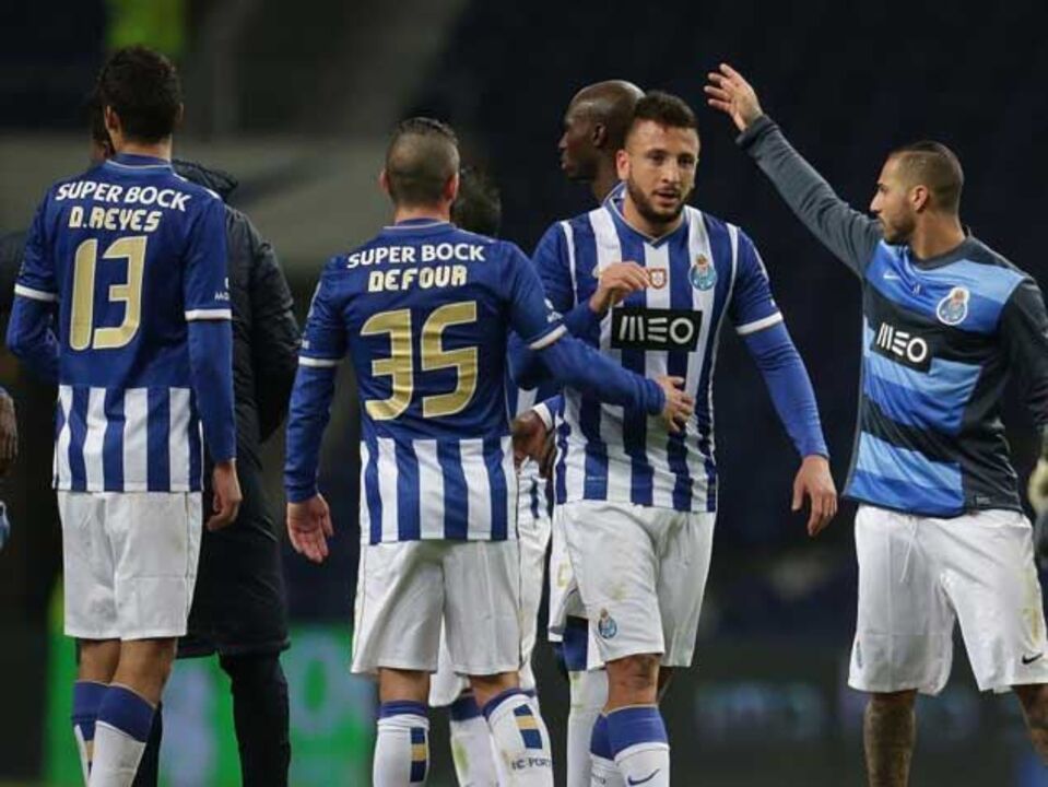 Reyes e Defour chamados para Frankfurt