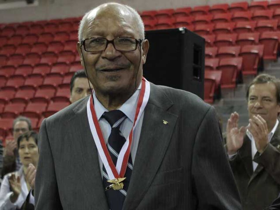 Morreu Mário Coluna