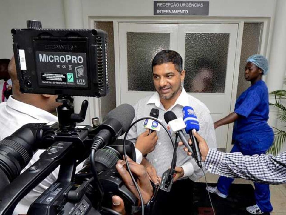 Honras de Estado no último adeus a Coluna