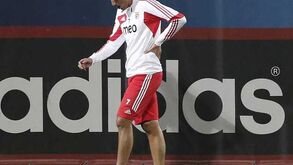 Cardozo regressa aos 