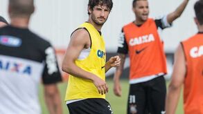 Corinthians vai trocar Alexandre Pato por Jadson